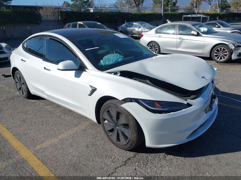 2025 Tesla Model 3 Long Range Rear-Wheel Drive/Standard Rear-Wheel Drive