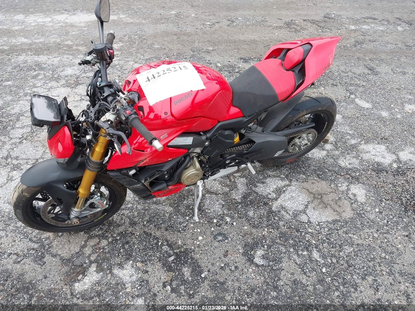 2024 Ducati Streetfighter V4/V4S VIN: ZDMFAKWW4RB009501 Lot: 44225215