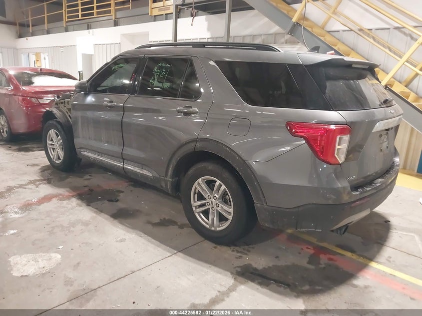 2023 FORD EXPLORER auction photo 3