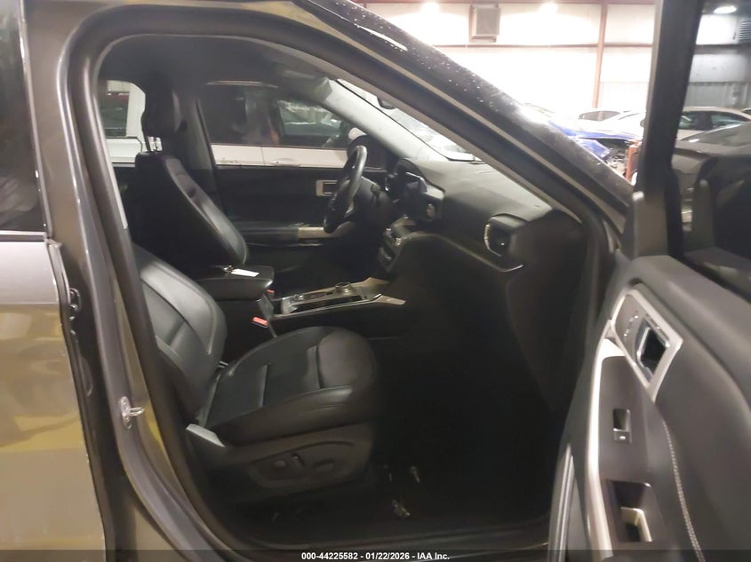 2023 FORD EXPLORER auction photo 5