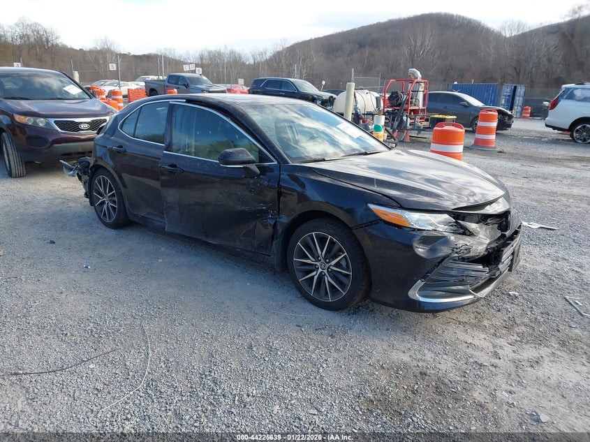2023 Toyota Camry Xle Hybrid