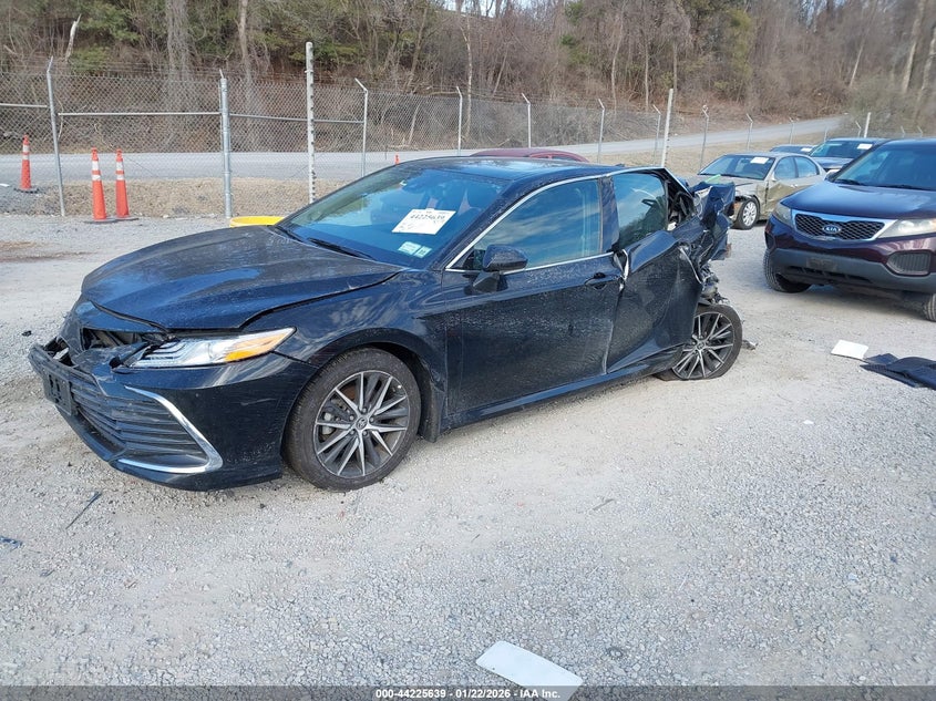 2023 Toyota Camry Xle Hybrid