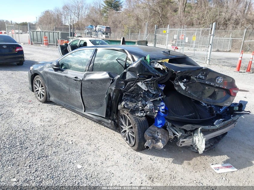 2023 Toyota Camry Xle Hybrid