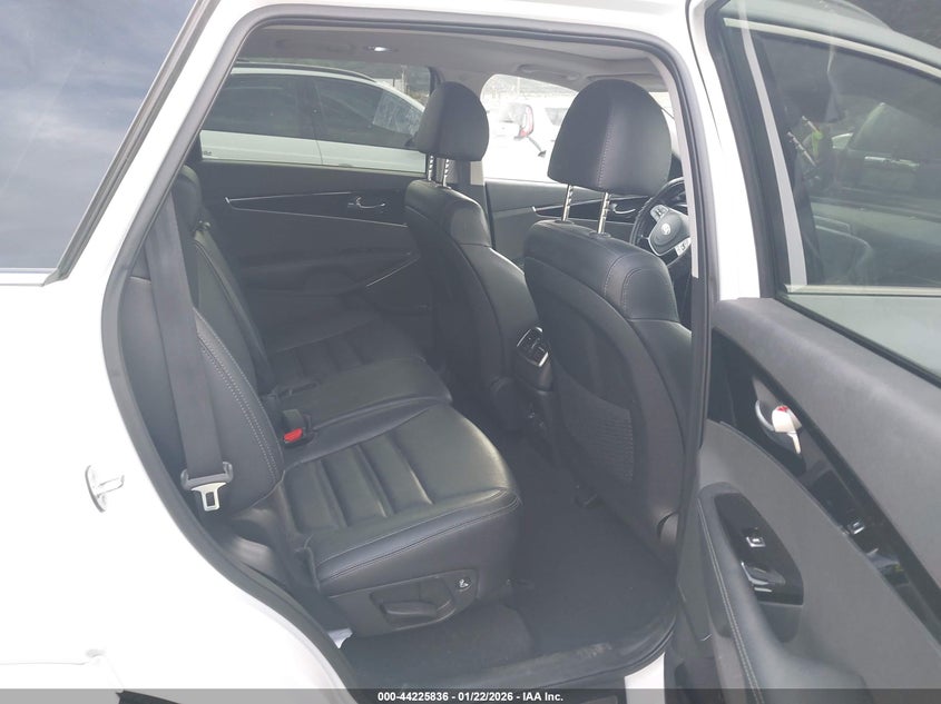 VIN 5XYPKDA58LG660506 2020 KIA SORENTO 3.3L SX
