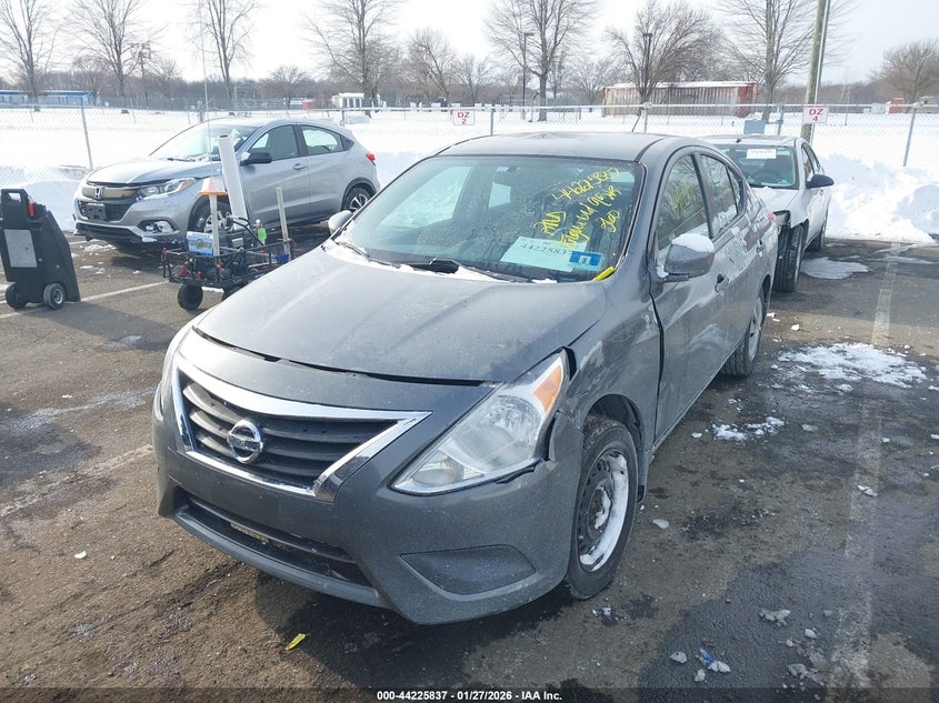 2018 Nissan Versa 1.6 S+