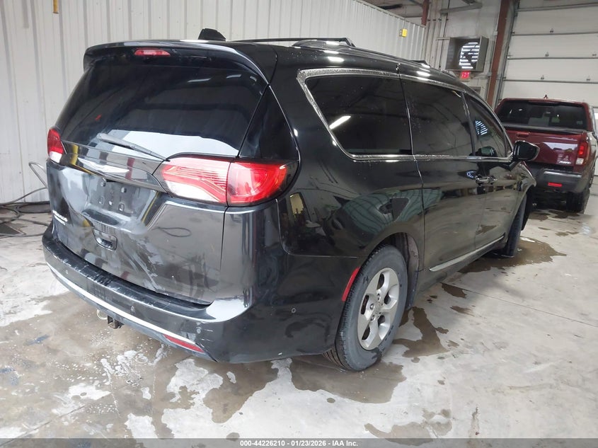 2017 Chrysler Pacifica Touring-L Plus