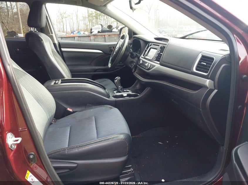 2015 Toyota Highlander Le Plus V6