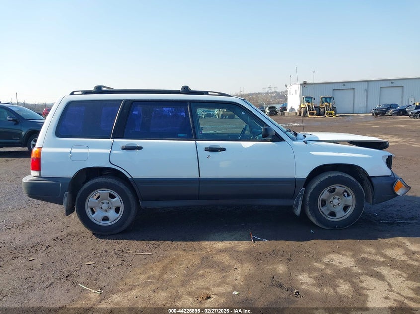 2000 Subaru Forester L VIN: JF1SF6356YH701744 Lot: 44226895