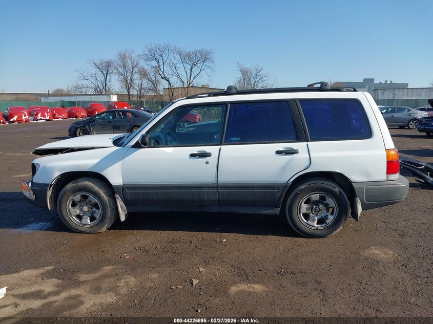 2000 Subaru Forester L VIN: JF1SF6356YH701744 Lot: 44226895