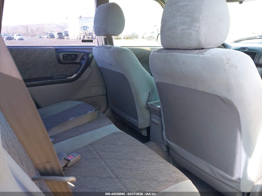 2000 Subaru Forester L VIN: JF1SF6356YH701744 Lot: 44226895