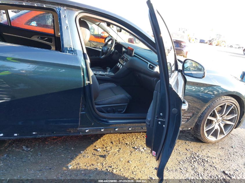 2022 Genesis G70 2.0T Rwd