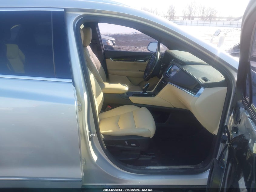 2018 CADILLAC XT5 auction photo 5