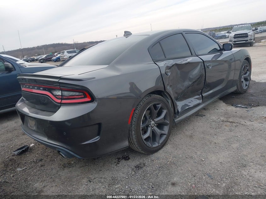 VIN 2C3CDXHG1JH221586 2018 DODGE CHARGER SXT PLUS RWD