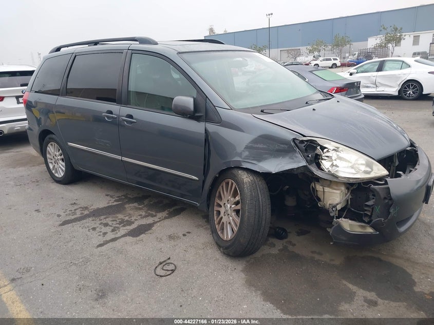 TOYOTA SIENNA LIMITED