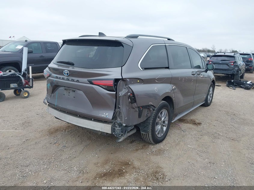 2021 Toyota Sienna Le