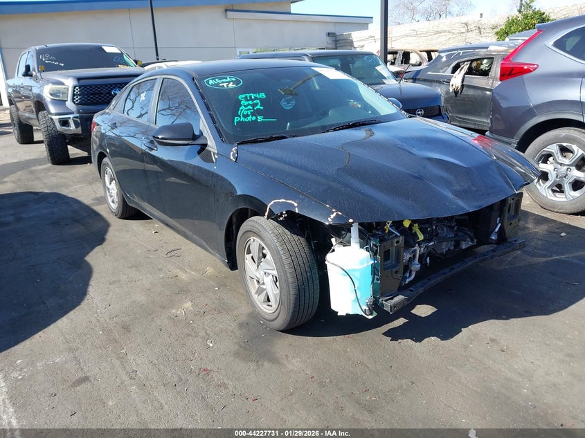 2025 Hyundai Elantra Se