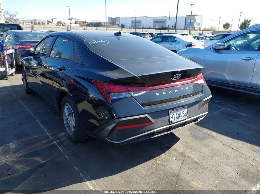 2025 Hyundai Elantra Se