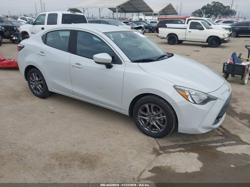 3MYDLBYV3KY507618 TOYOTA YARIS Photo 1