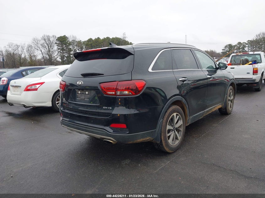 VIN 5XYPH4A50KG526697 2019 KIA SORENTO 3.3L EX