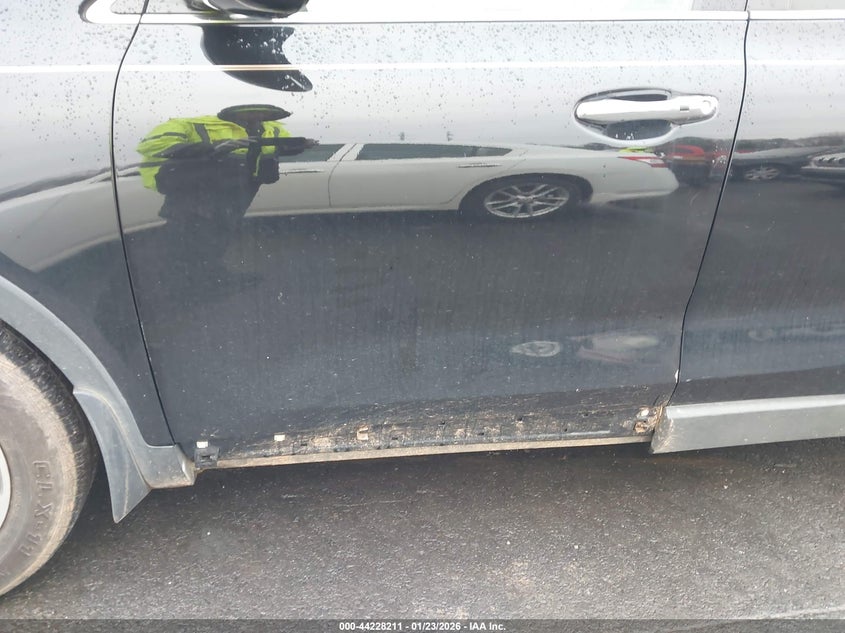 VIN 5XYPH4A50KG526697 2019 KIA SORENTO 3.3L EX