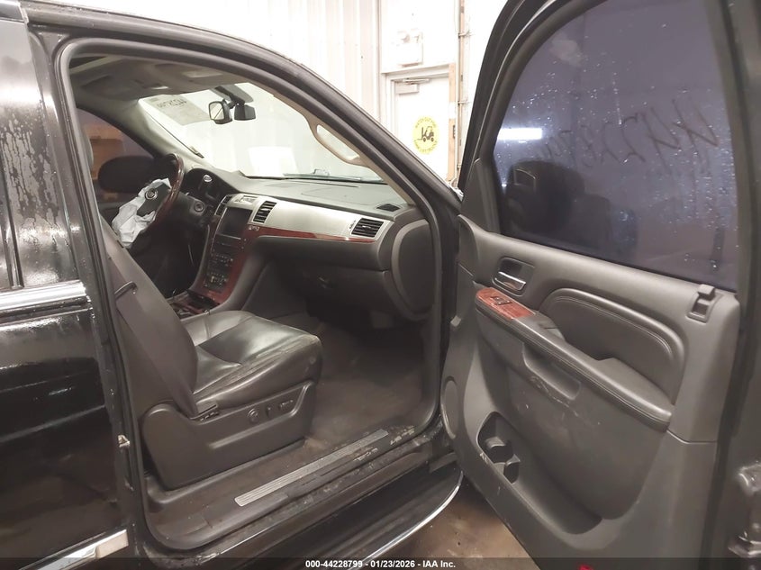 2011 Cadillac Escalade Luxury