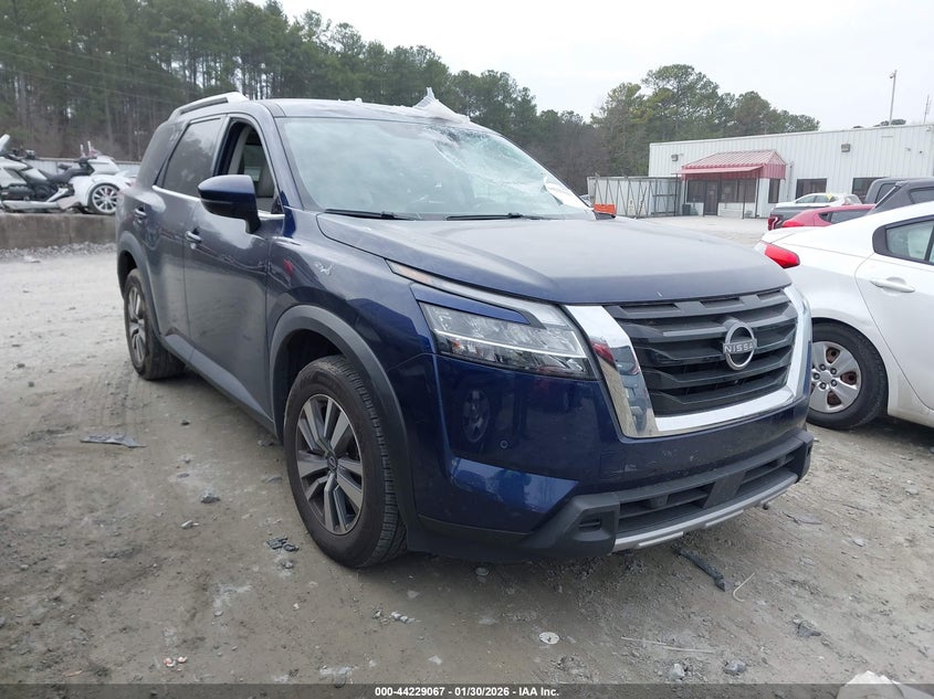 2024 NISSAN PATHFINDER SL