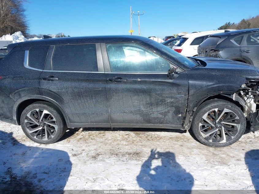 2023 Mitsubishi Outlander - widok 14