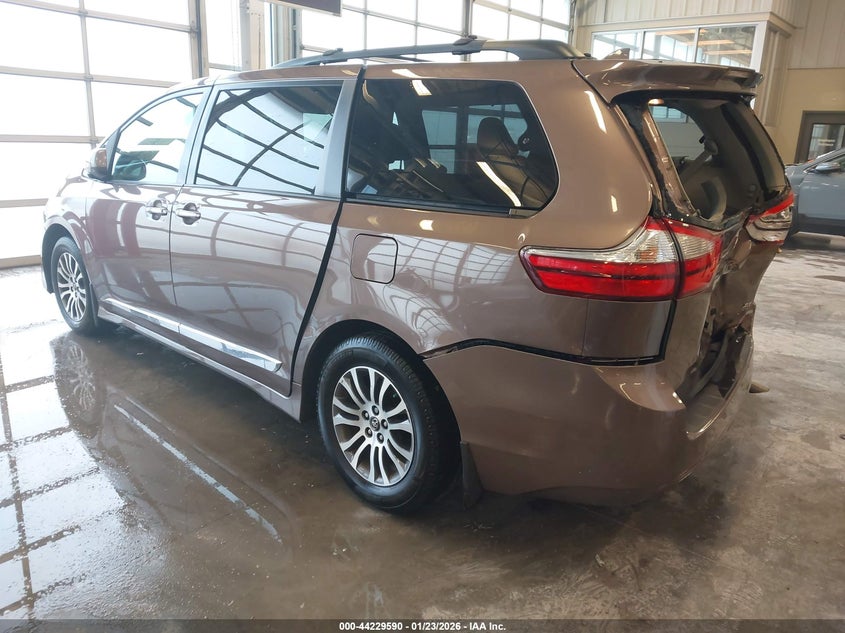 2019 Toyota Sienna Xle 8 Passenger