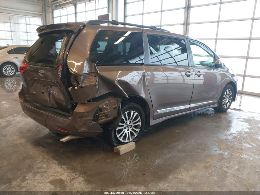 2019 Toyota Sienna Xle 8 Passenger