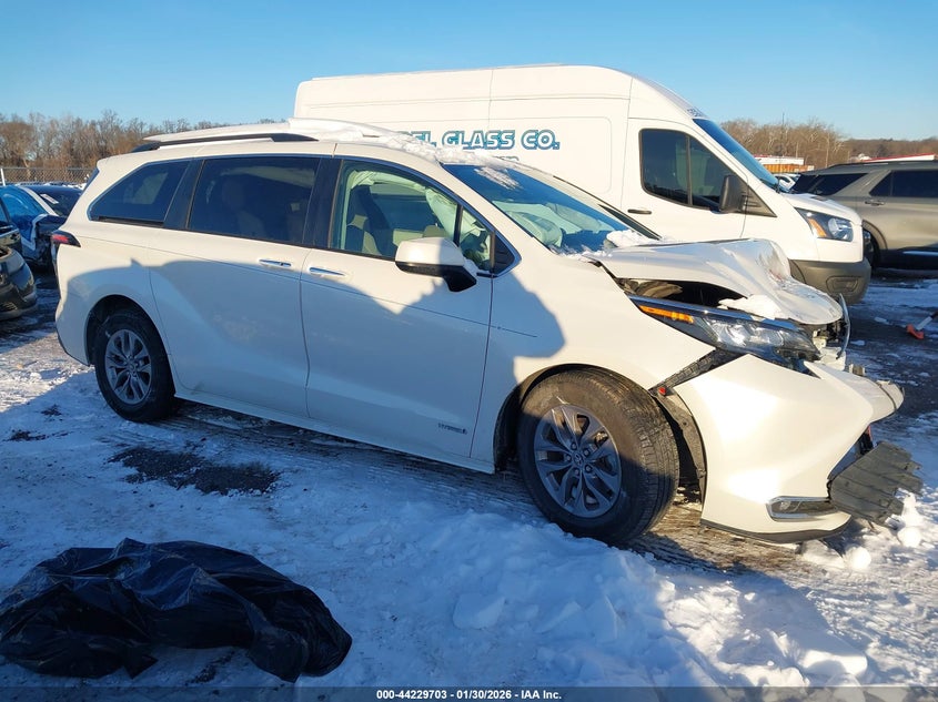 2021 Toyota Sienna Xle