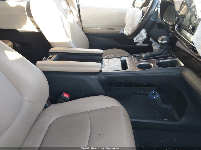 2021 Toyota Sienna Xle