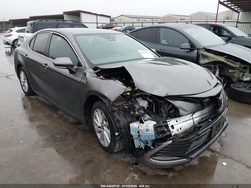 2022 Toyota Camry Le