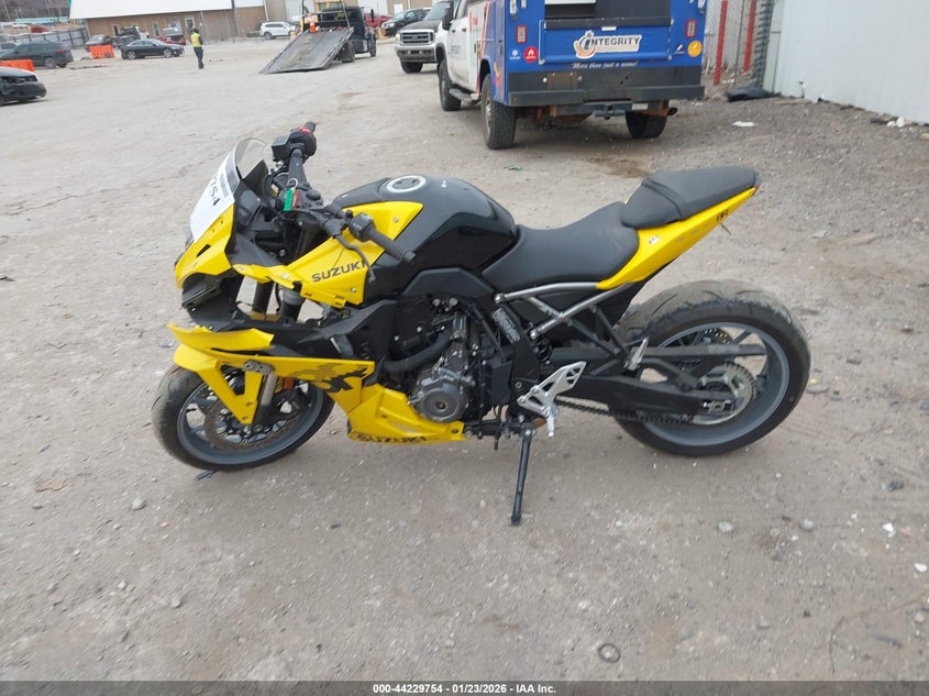 2024 Suzuki Gsx800 F VIN: JS1EM13B8R7100942 Lot: 44229754