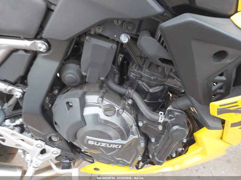 2024 Suzuki Gsx800 F VIN: JS1EM13B8R7100942 Lot: 44229754