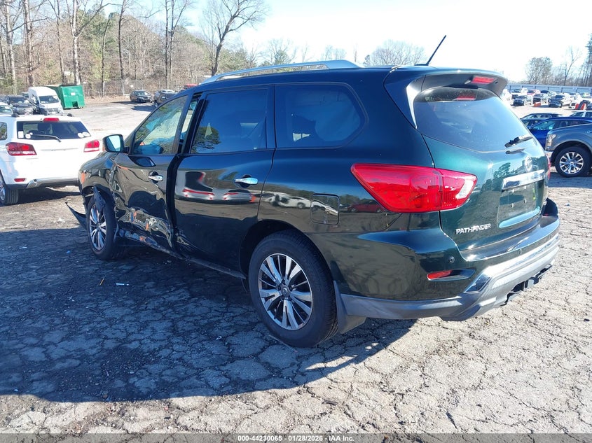 2018 Nissan Pathfinder Sv