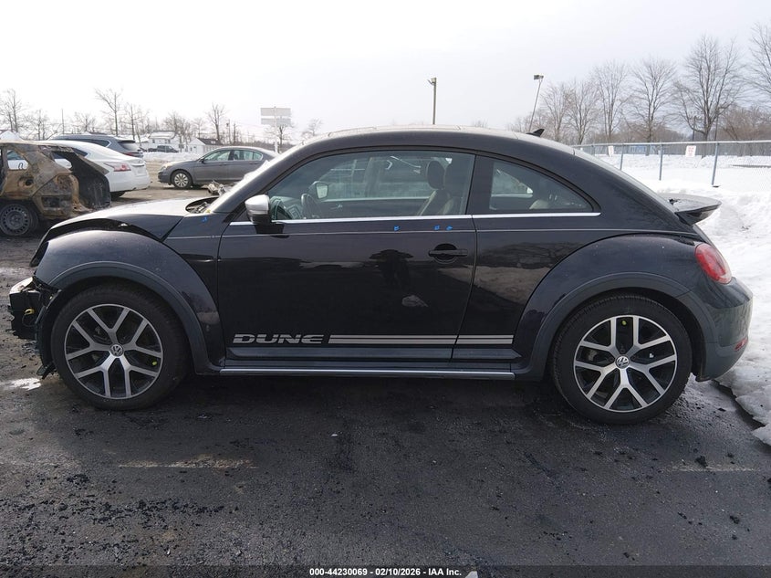 2018 Volkswagen Beetle 2.0T Dune VIN: 3VWSD7AT0JM711577 Lot: 44230069