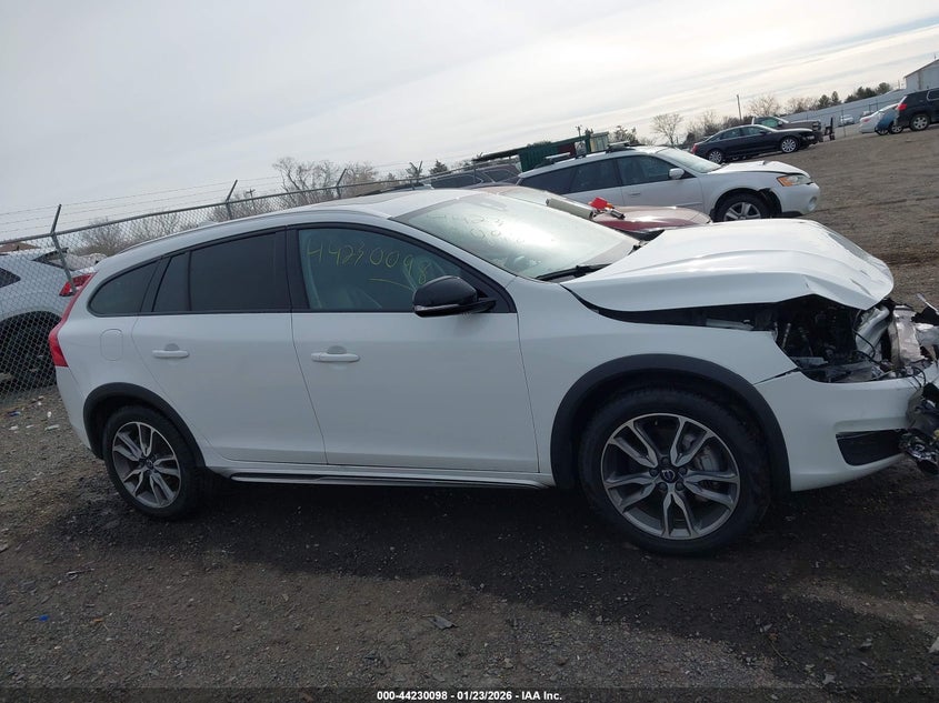 2018 Volvo V60 Cross Country T5 VIN: YV440MWK5J2059162 Lot: 44230098