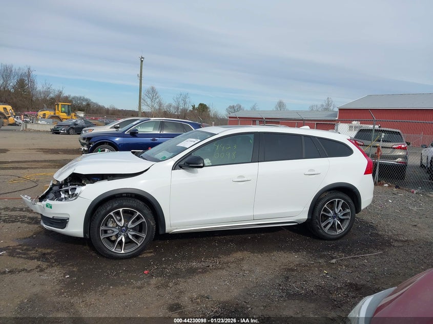 2018 Volvo V60 Cross Country T5 VIN: YV440MWK5J2059162 Lot: 44230098
