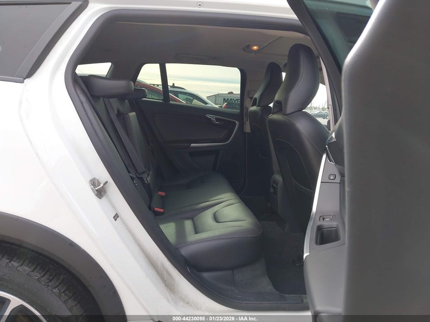 2018 Volvo V60 Cross Country T5 VIN: YV440MWK5J2059162 Lot: 44230098