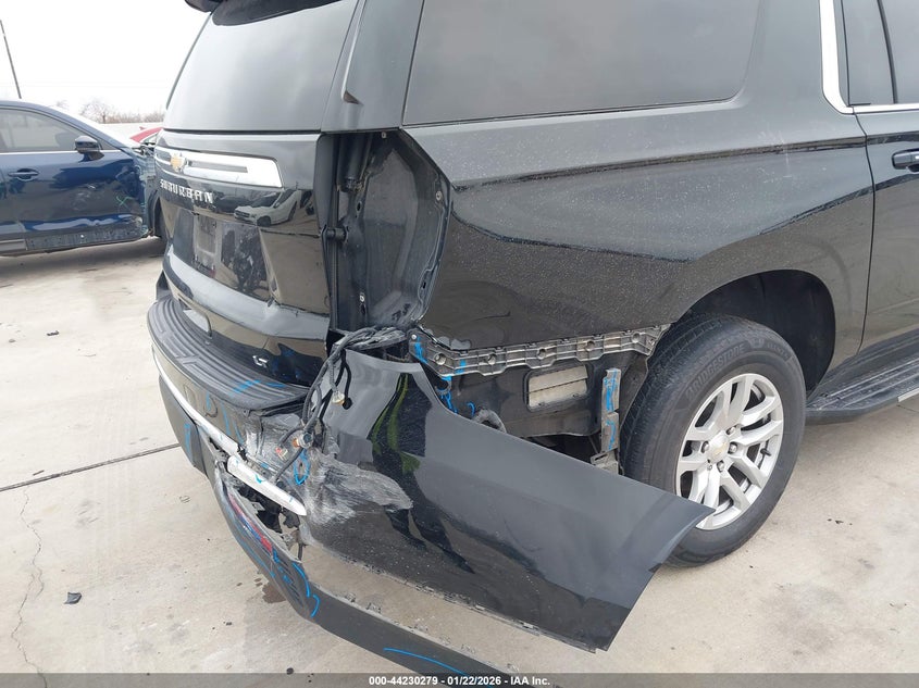 2022 Chevrolet Suburban 4Wd Lt VIN: 1GNSKCKD7NR242055 Lot: 44230279