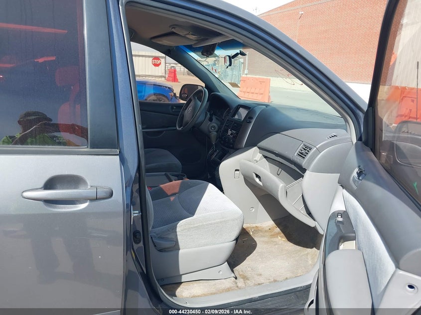 2010 Toyota Sienna Ce