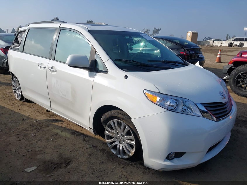 2014 Toyota Sienna Xle V6 8 Passenger