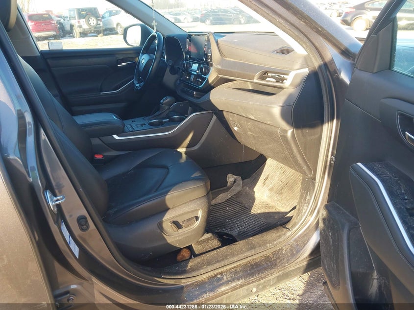 2021 Toyota Highlander Hybrid Xle