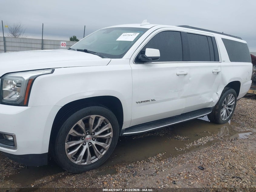 2019 GMC YUKON XL auction photo 6