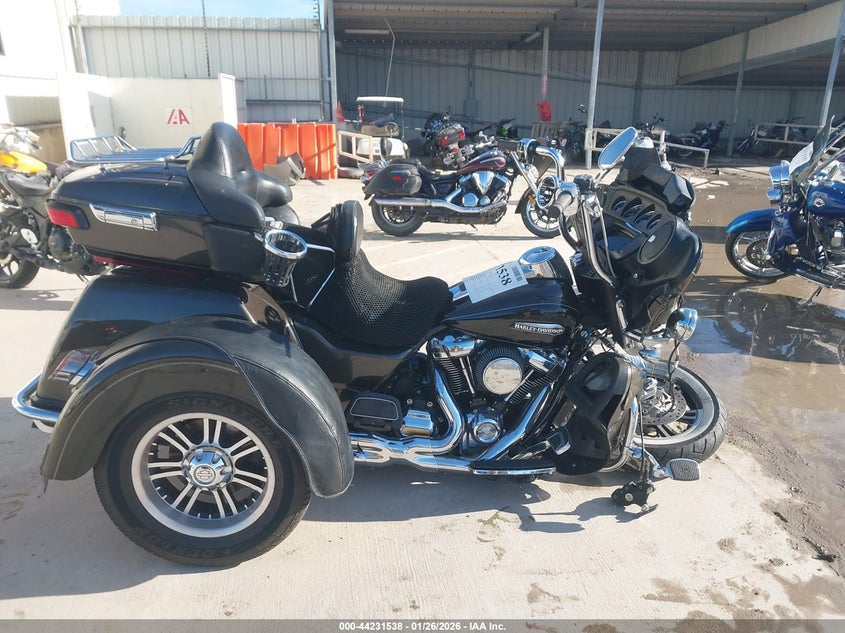 2020 Harley-Davidson Flhtcutg VIN: 1HD1MAF15LB855038 Lot: 44231538