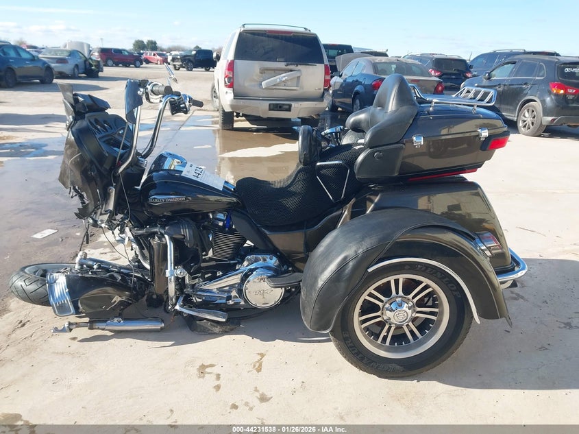 2020 Harley-Davidson Flhtcutg VIN: 1HD1MAF15LB855038 Lot: 44231538