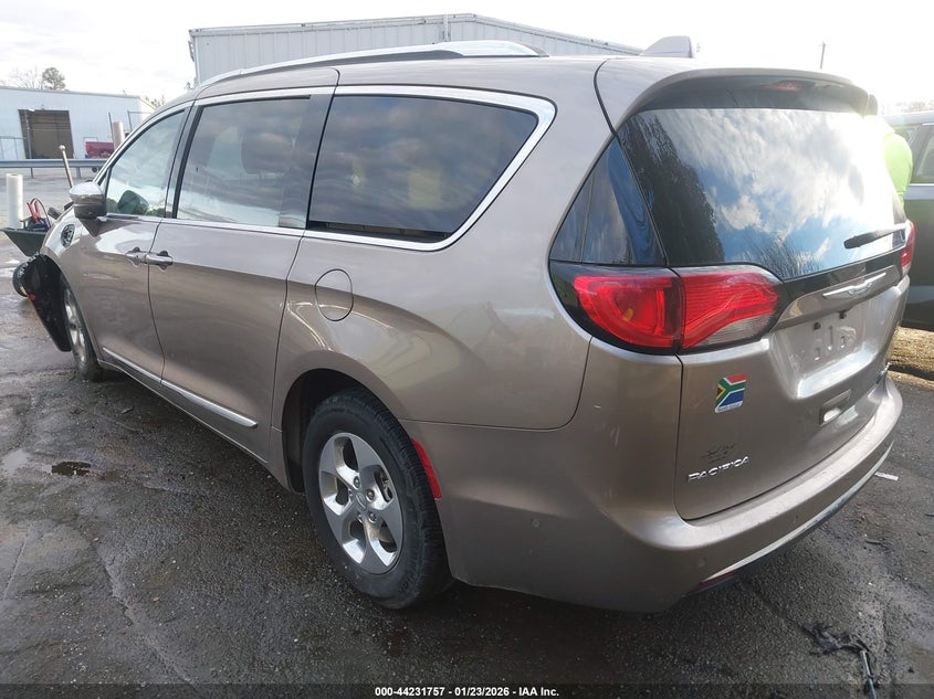 2018 Chrysler Pacifica Hybrid Limited