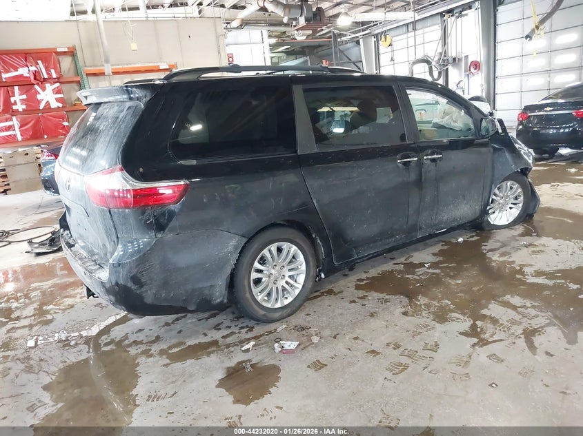 2015 Toyota Sienna Xle 8 Passenger