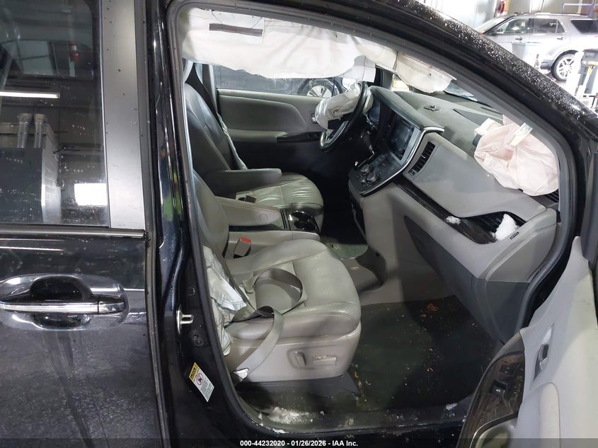 2015 Toyota Sienna Xle 8 Passenger