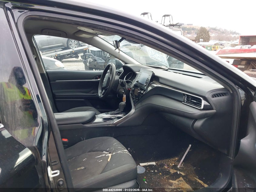 2022 Toyota Camry Le